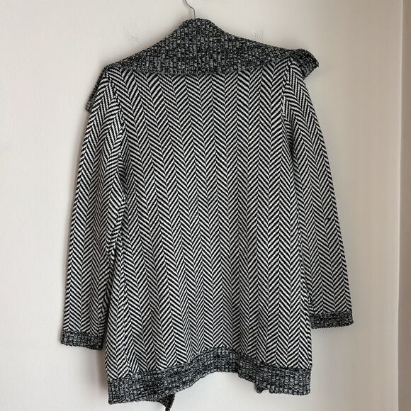 White House Black Market Black Herringbone Chevron Open Front Sweater small EUC - Picture 8 of 8